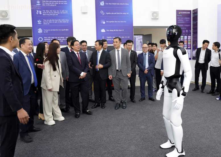 Đại học Quốc gia H&agrave; Nội cần ti&ecirc;n phong ph&aacute;t triển c&ocirc;ng nghệ, giải quyết những b&agrave;i to&aacute;n lớn của quốc gia- Ảnh 10.
