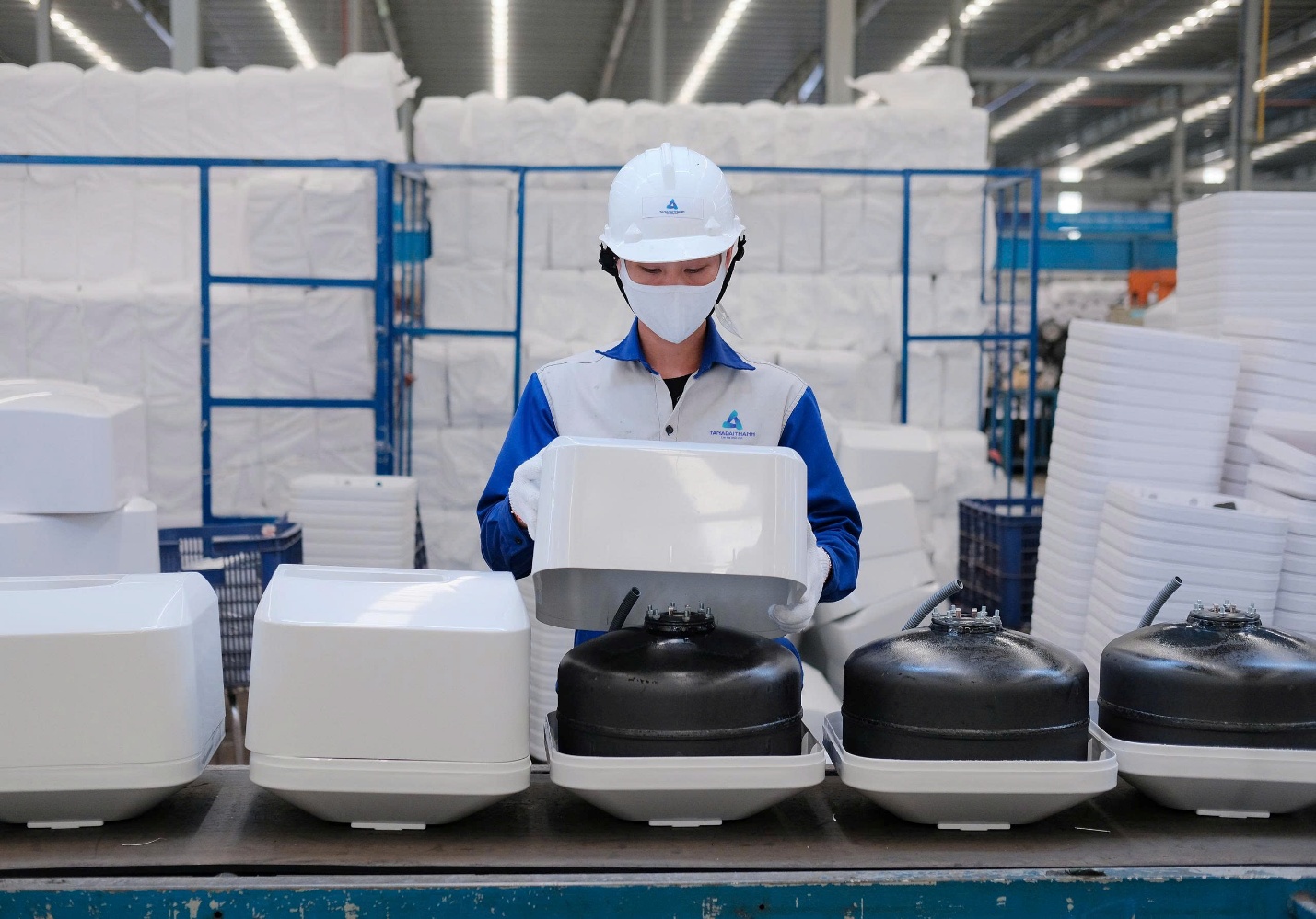 B&igrave;nh nước n&oacute;ng cao cấp Rossi giữ niềm tin người Việt bằng c&aacute;ch n&agrave;o? - Ảnh 1.