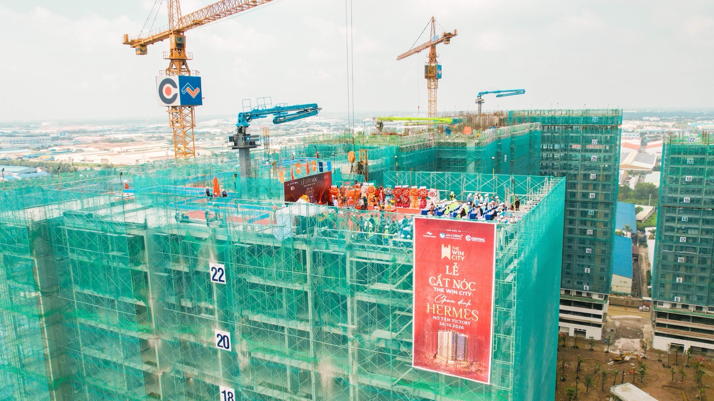 The Win City cất n&oacute;c th&aacute;p đầu ti&ecirc;n vượt tiến độ 30 ng&agrave;y - Ảnh 1.