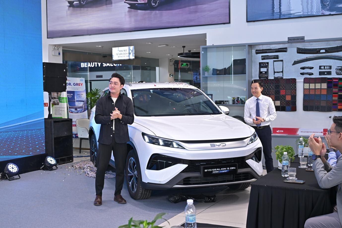 BYD Sealion 5 &ldquo;đổ bộ&rdquo; H&agrave; Nội: SUV cỡ C kết hợp động cơ xăng v&agrave; m&ocirc;-tơ điện - Ảnh 4.