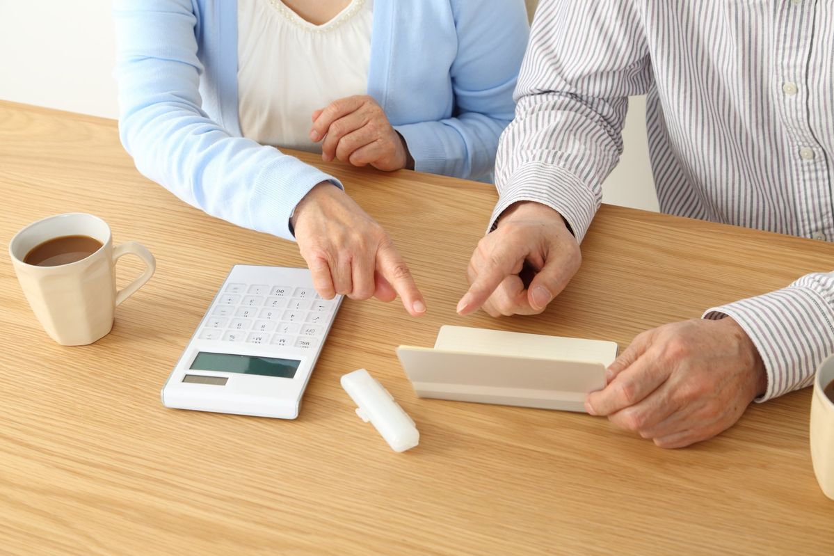 N&ecirc;n gửi tiền online hay tại quầy: Người đang muốn gửi tiết kiệm n&ecirc;n để &yacute; 4 điểm n&agrave;y - Ảnh 1.