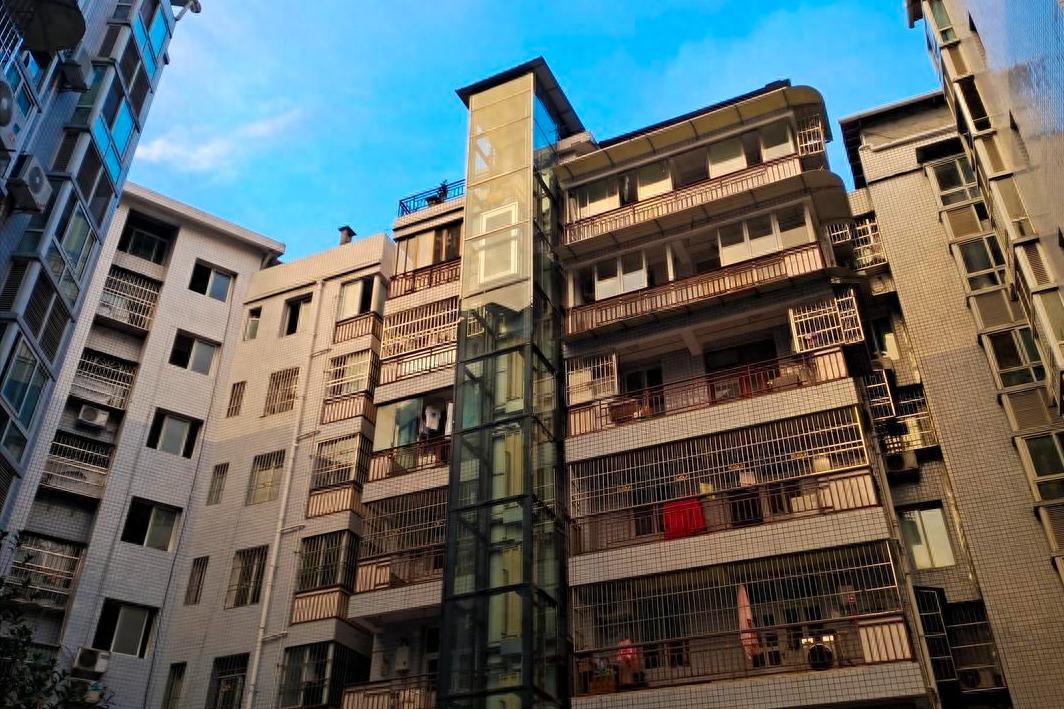 Bán căn hộ 4 phòng ngủ, chuyển về nhà 60m2: Sau 3 năm, tôi mới hiểu tuổi già cần tiền trong tay hơn một căn nhà quá lớn - Ảnh 1.