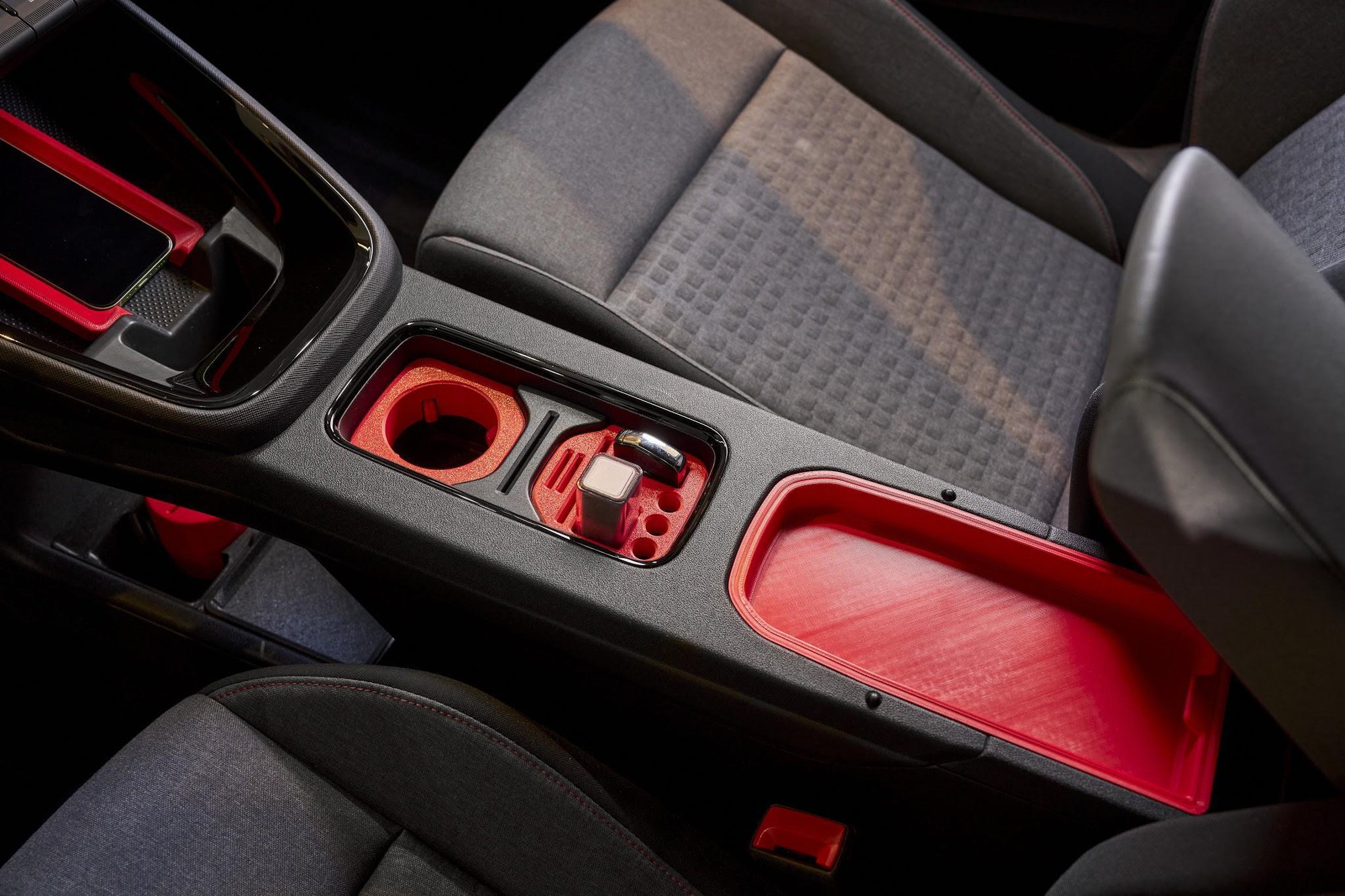 Chủ xe Skoda c&oacute; thể tự in 3D phụ kiện cho m&igrave;nh: H&atilde;ng cung cấp kho file miễn ph&iacute;, từ hộp đồ, gi&aacute; đỡ cốc, đỡ điện thoại... đều c&oacute; - Ảnh 1.