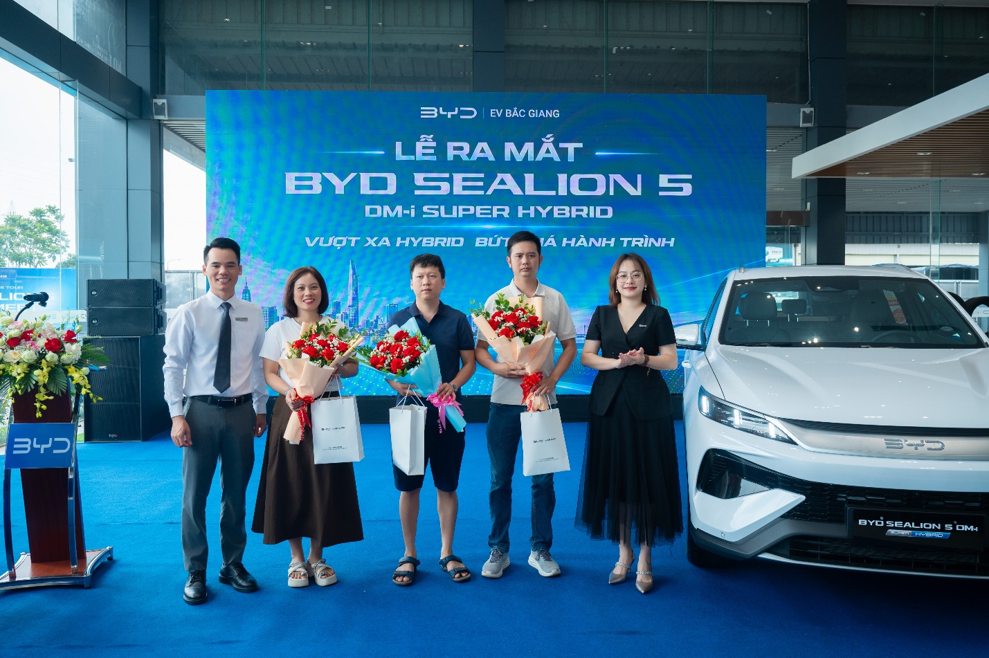 BYD Bắc Giang ra mắt v&agrave; b&agrave;n giao xe C-SUV Sealion 5 Plug-in Hybrid - Ảnh 2.