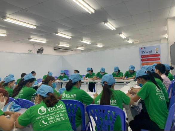 Bài toán nhân lực sản xuất: Tăng người theo đơn hàng, không nặng quản trị - Ảnh 2.