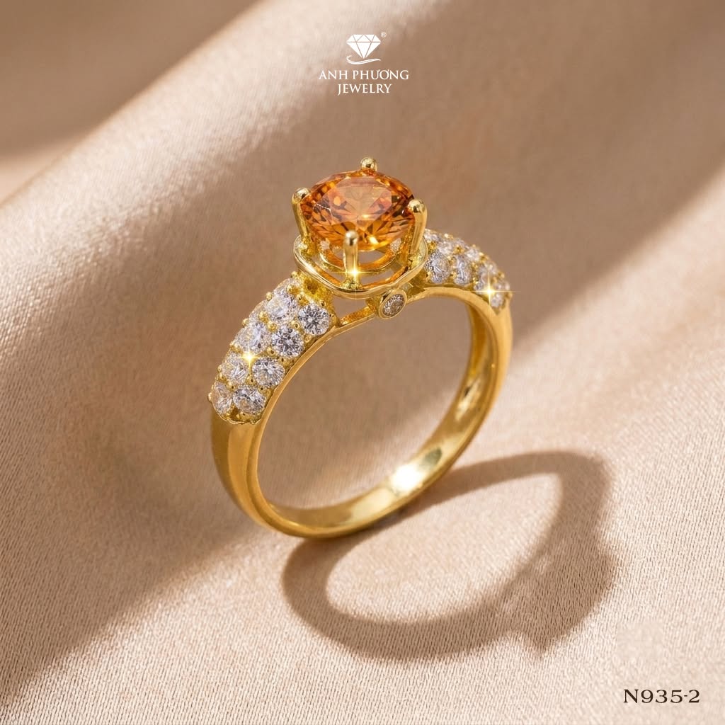 Gi&aacute; v&agrave;ng biến động, người ti&ecirc;u d&ugrave;ng thay đổi c&aacute;ch chọn trang sức cuối năm- Ảnh 4.