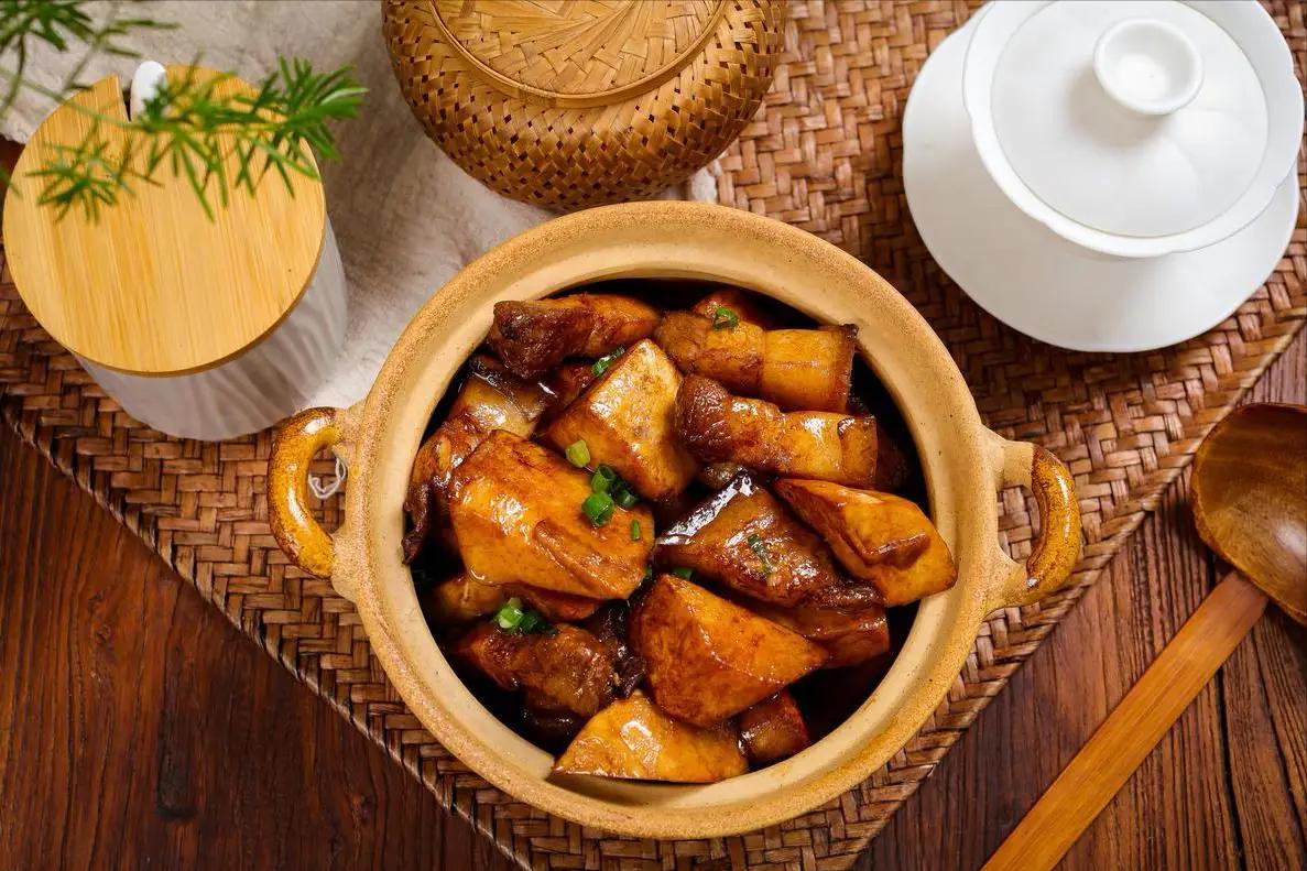 Loại nguyên liệu này đang vào mùa, đem kho cùng thịt ba chỉ là có món ăn ngon "bay sạch cả nồi cơm" - Ảnh 2.