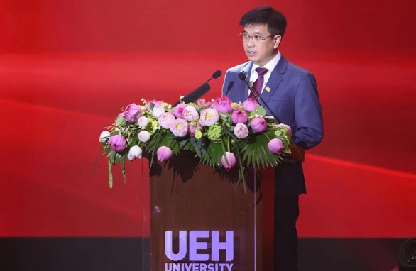 Tổng B&iacute; thư, Chủ tịch nước T&ocirc; L&acirc;m dự lễ kỷ niệm 50 năm UEH, trao Hu&acirc;n chương Lao động hạng Nhất - Ảnh 3.