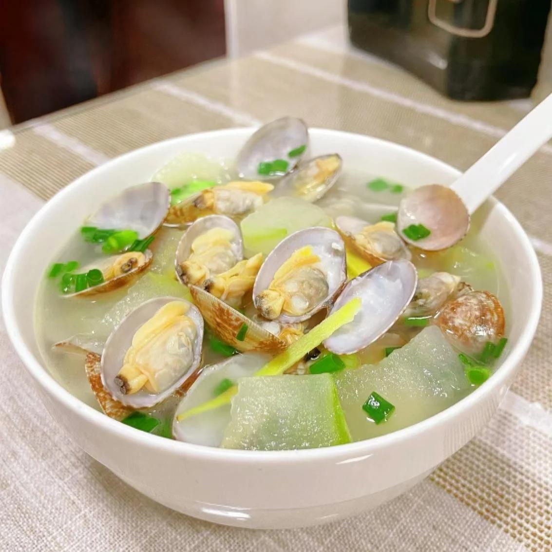 Thức khuya thường xuyên có thể dẫn đến hội chứng gan nóng: 6 món ăn bổ gan, bạn nên ăn thường xuyên - Ảnh 3.