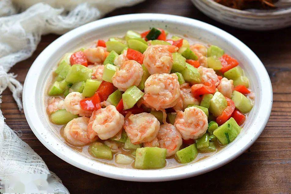 Thức khuya thường xuyên có thể dẫn đến hội chứng gan nóng: 6 món ăn bổ gan, bạn nên ăn thường xuyên - Ảnh 1.