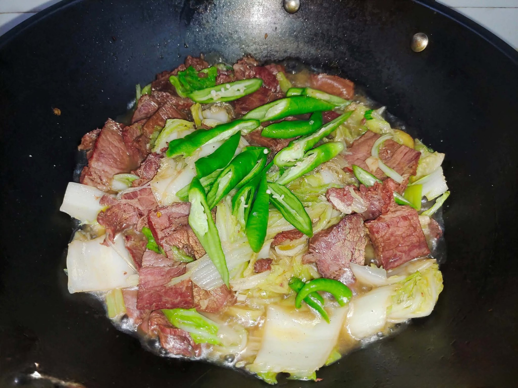Món ăn có đủ rau và thịt ấm nóng, khiến bạn muốn ăn thêm cơm- Ảnh 7.