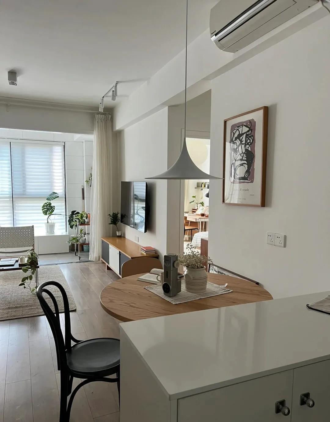 Người phụ nữ trung ni&ecirc;n sống một m&igrave;nh trong căn hộ 60m&sup2;: Nh&agrave; kh&ocirc;ng lớn nhưng g&oacute;c n&agrave;o cũng khiến người kh&aacute;c ao ước - Ảnh 4.