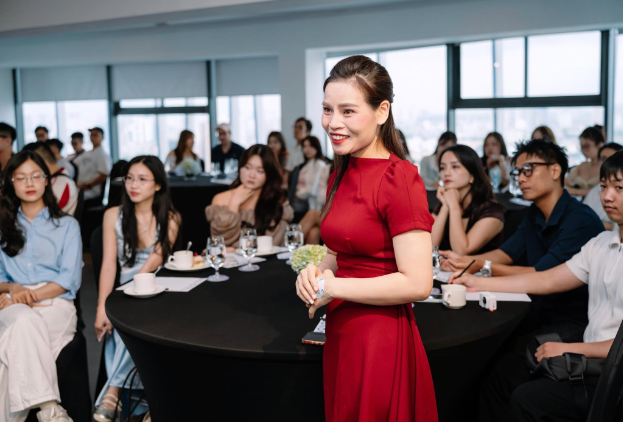 C&ocirc; Diệu Thu v&agrave; h&agrave;nh tr&igrave;nh truyền cảm hứng với phương ph&aacute;p học Văn mới - Ảnh 5.