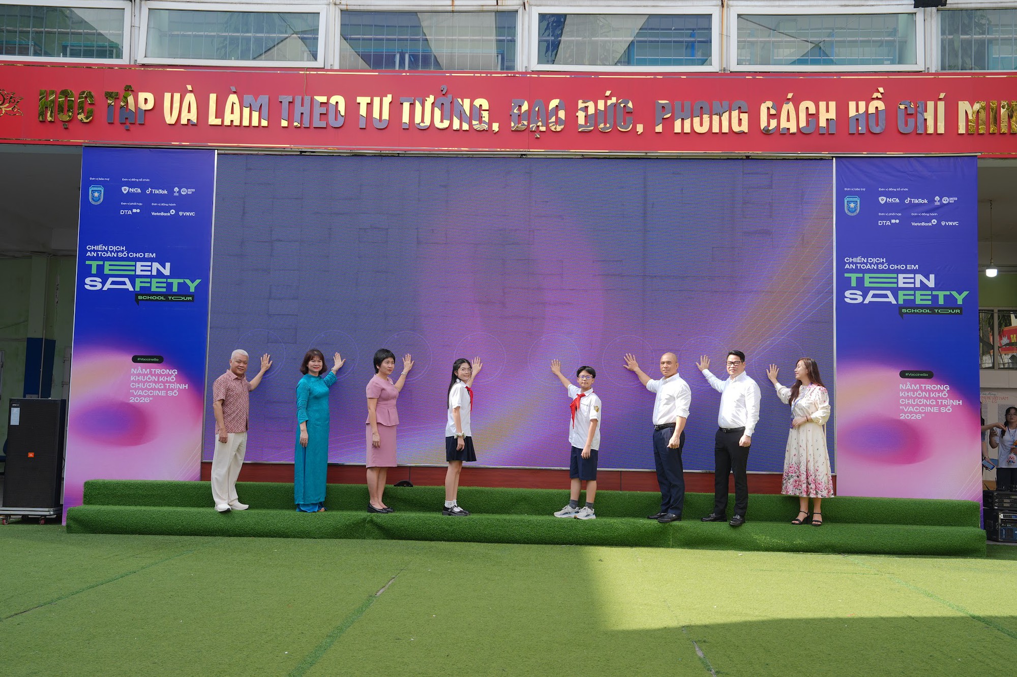 Khởi động Teen Safety School Tour 2026: Đưa &ldquo;Vaccine Số&rdquo; đến trường học- Ảnh 1.