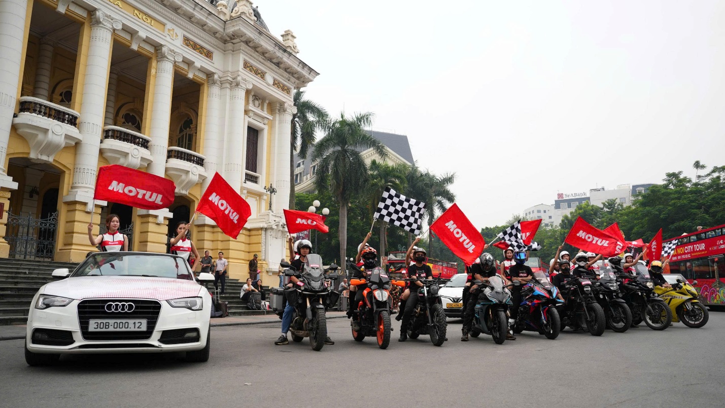 Motul tr&igrave;nh l&agrave;ng si&ecirc;u phẩm dầu nhớt &ldquo;khổng lồ&rdquo; c&ugrave;ng h&agrave;ng ng&agrave;n qu&agrave; tặng Chất - Ảnh 3.