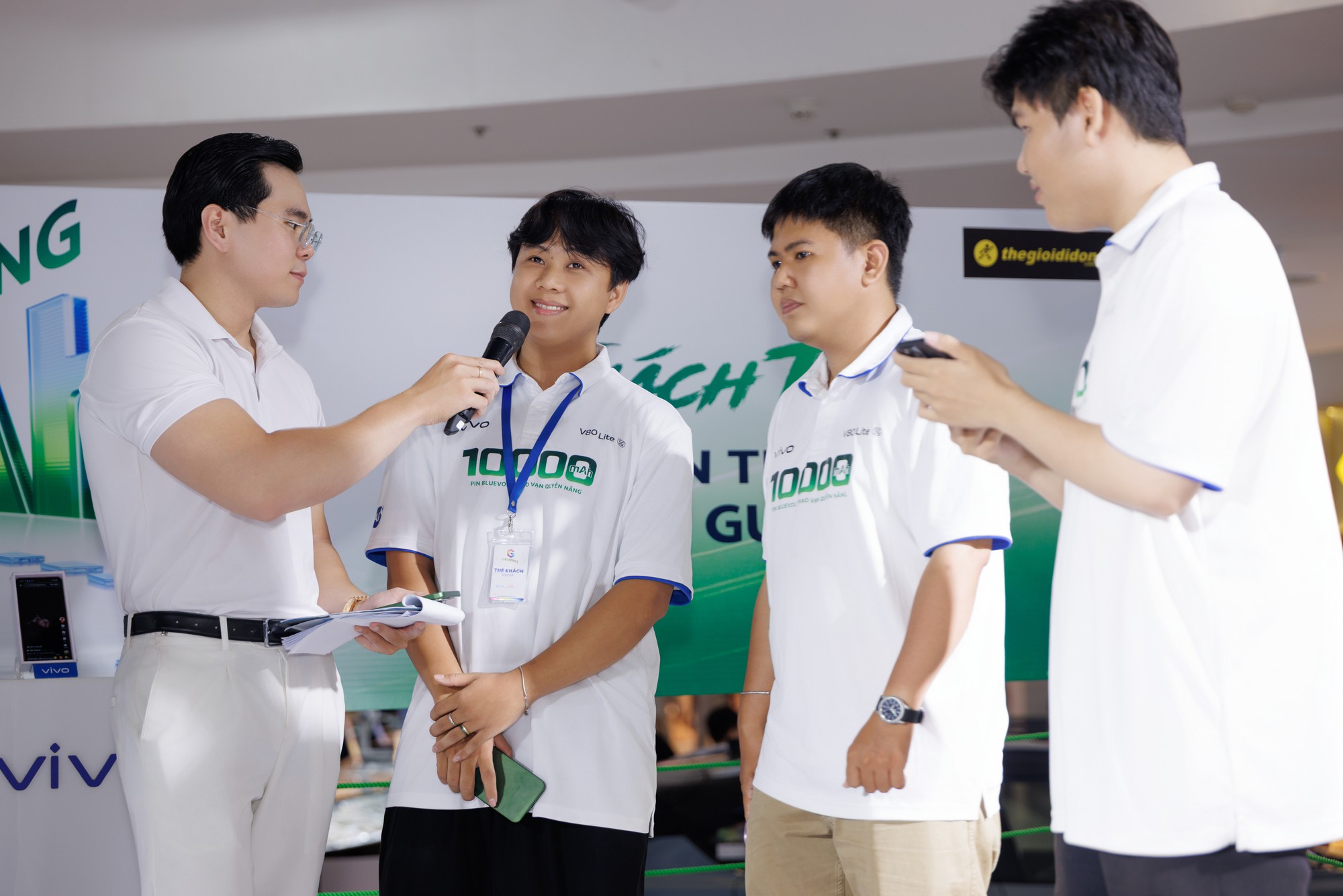 Ngồi chơi nhận tiền: Hai &ldquo;Chiến Pin&rdquo; chia quỹ thưởng 32,37 triệu đồng tại sự kiện của vivo- Ảnh 2.