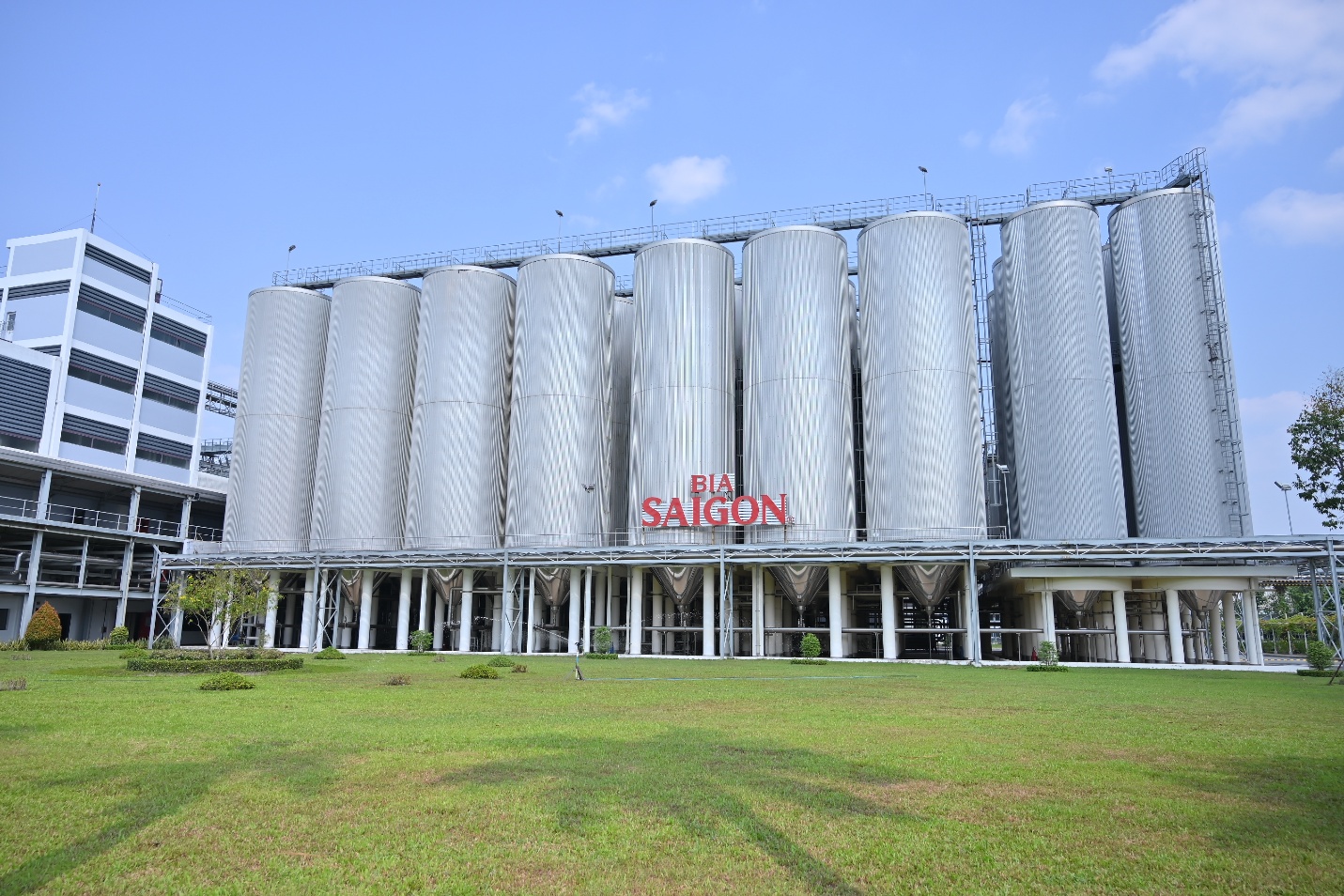 SABECO lãi 3.761 tỷ đồng sau 9 tháng, tạm ứng cổ tức tiền mặt 30% - Ảnh 1.