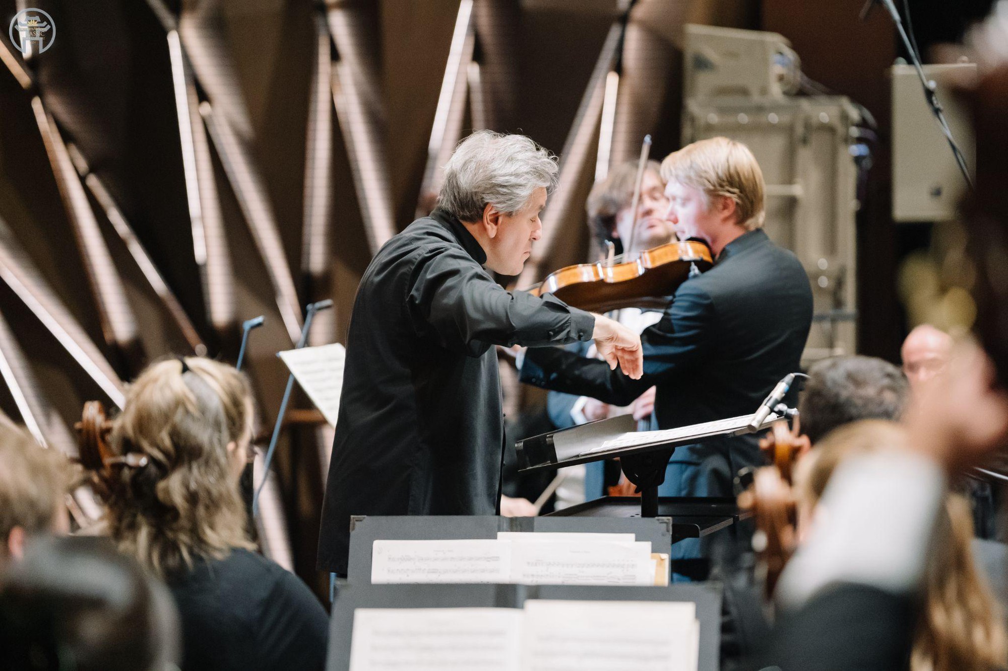 “Tiến quân ca” mở màn đêm diễn của London Symphony Orchestra tại Hà Nội- Ảnh 3.
