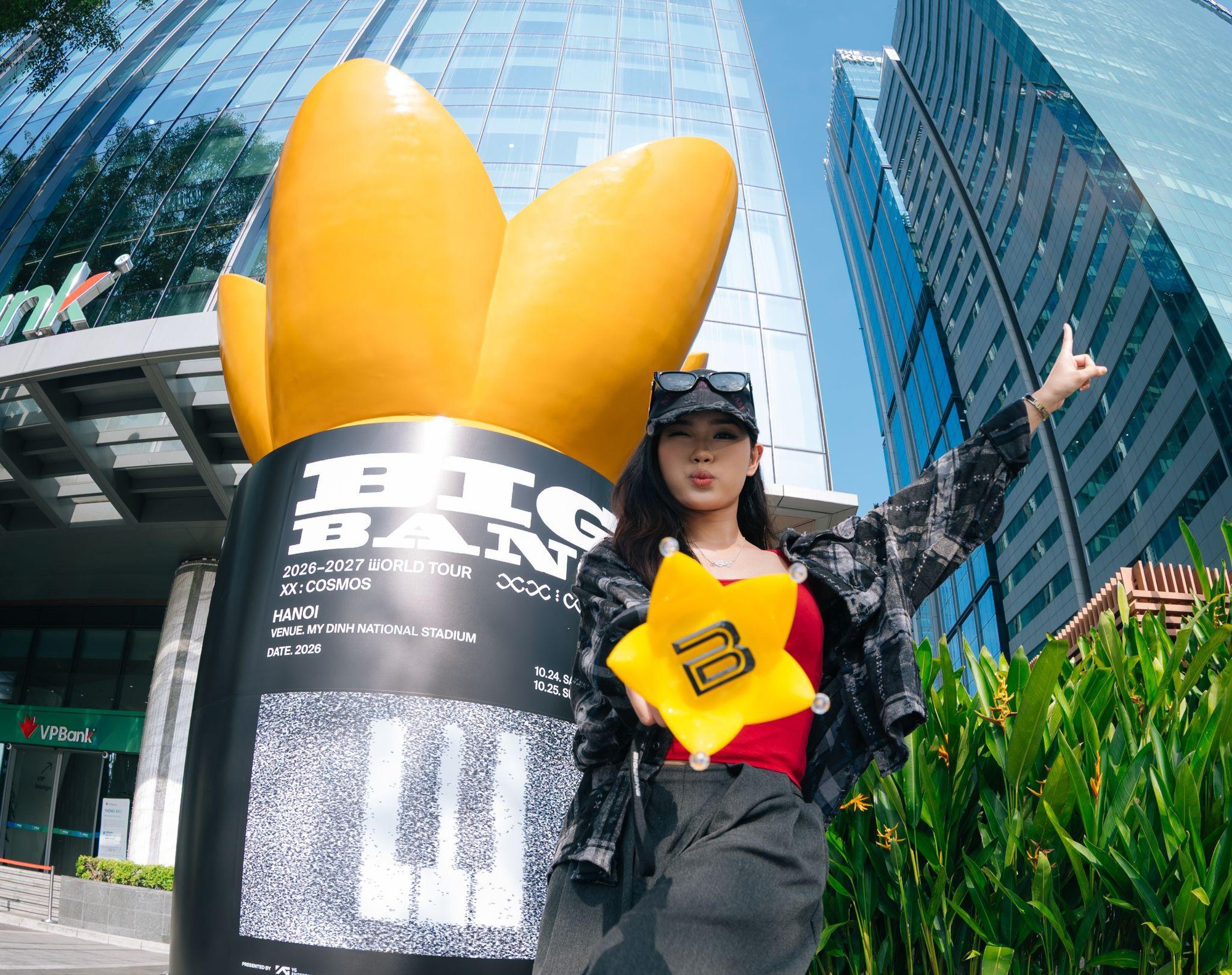 Chuyện g&igrave; ở trụ sở ng&acirc;n h&agrave;ng khiến fan BIGBANG k&eacute;o đến check-in từ s&aacute;ng tới tối?- Ảnh 3.
