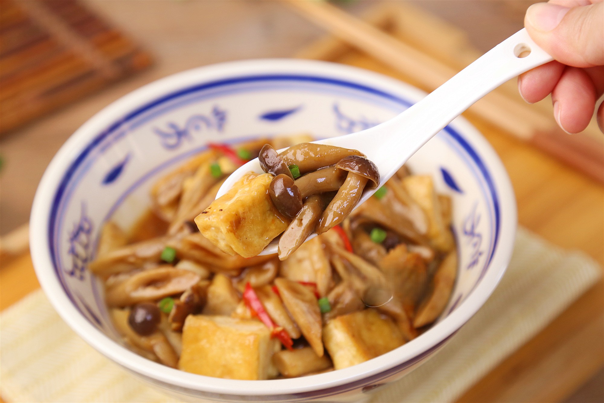 Phụ nữ n&ecirc;n ăn m&oacute;n n&agrave;y thường xuy&ecirc;n: Ngon hơn thịt, nấu dễ lại gi&uacute;p bổ sung canxi, tăng cường hệ miễn dịch- Ảnh 1.
