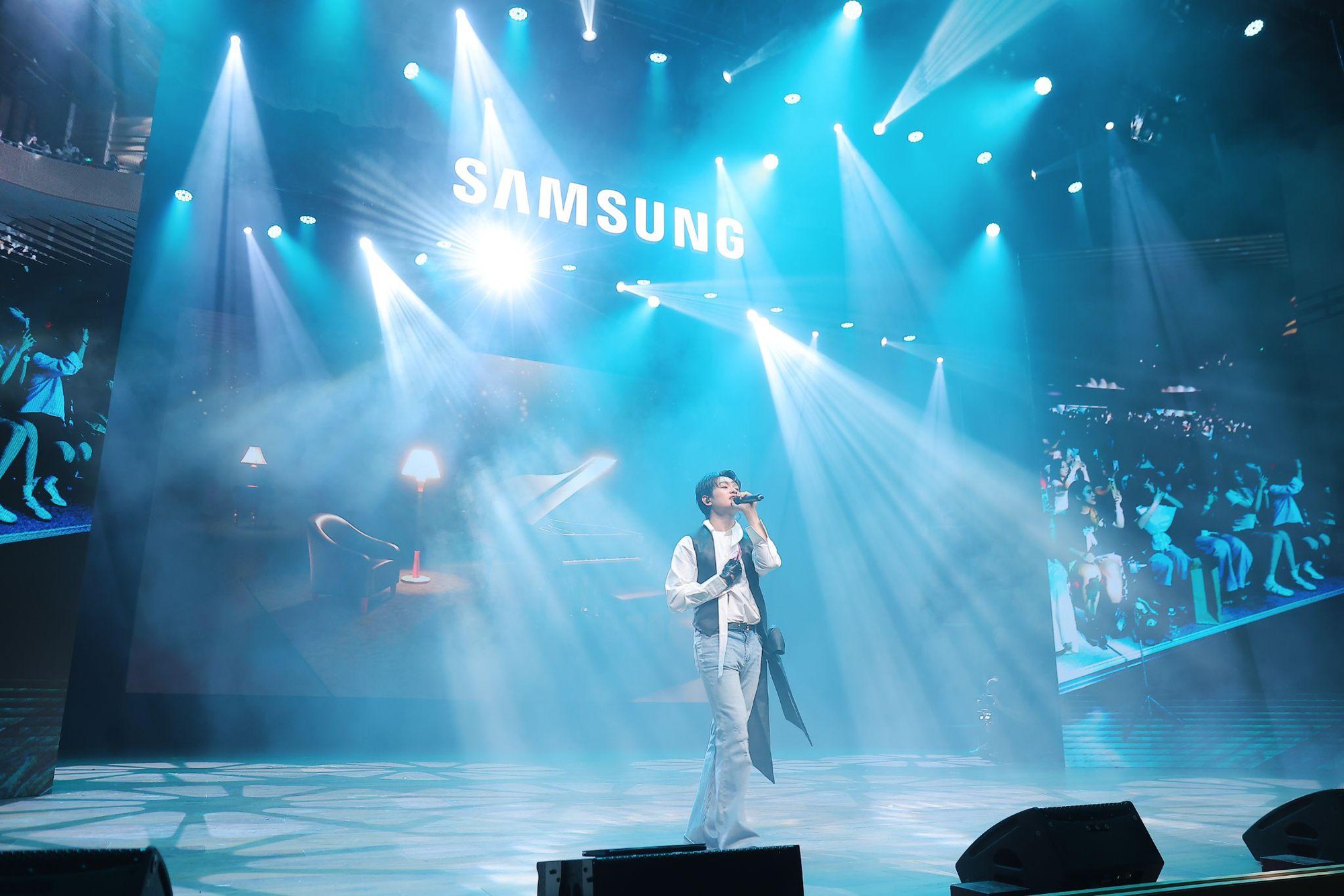 Ngắm loạt khoảnh khắc Epic trong sự kiện “Điều Tất Yếu của Linh Vol.2” qua ống kính Galaxy S26 FE- Ảnh 2.