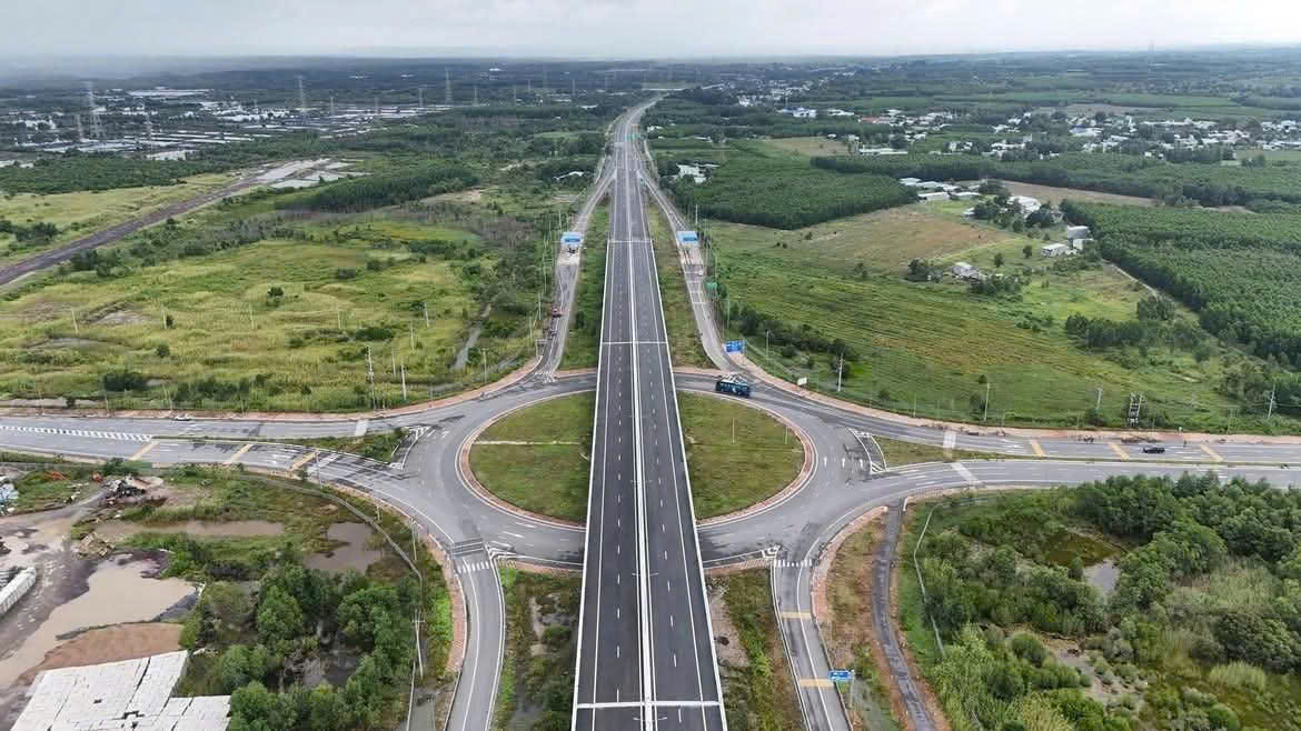 Cao tốc Bến Lức – Long Thành mở dòng giao thương về Thanh Phú Centre Point- Ảnh 1.