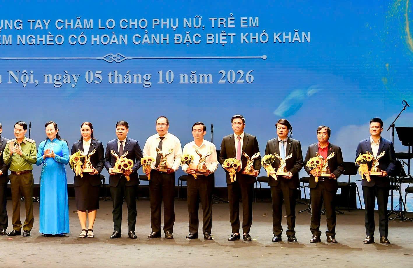 Vietjet, Sovico và HDBank đóng góp 30 tỷ đồng, chung tay hỗ trợ phụ nữ, trẻ em khó khăn- Ảnh 2.