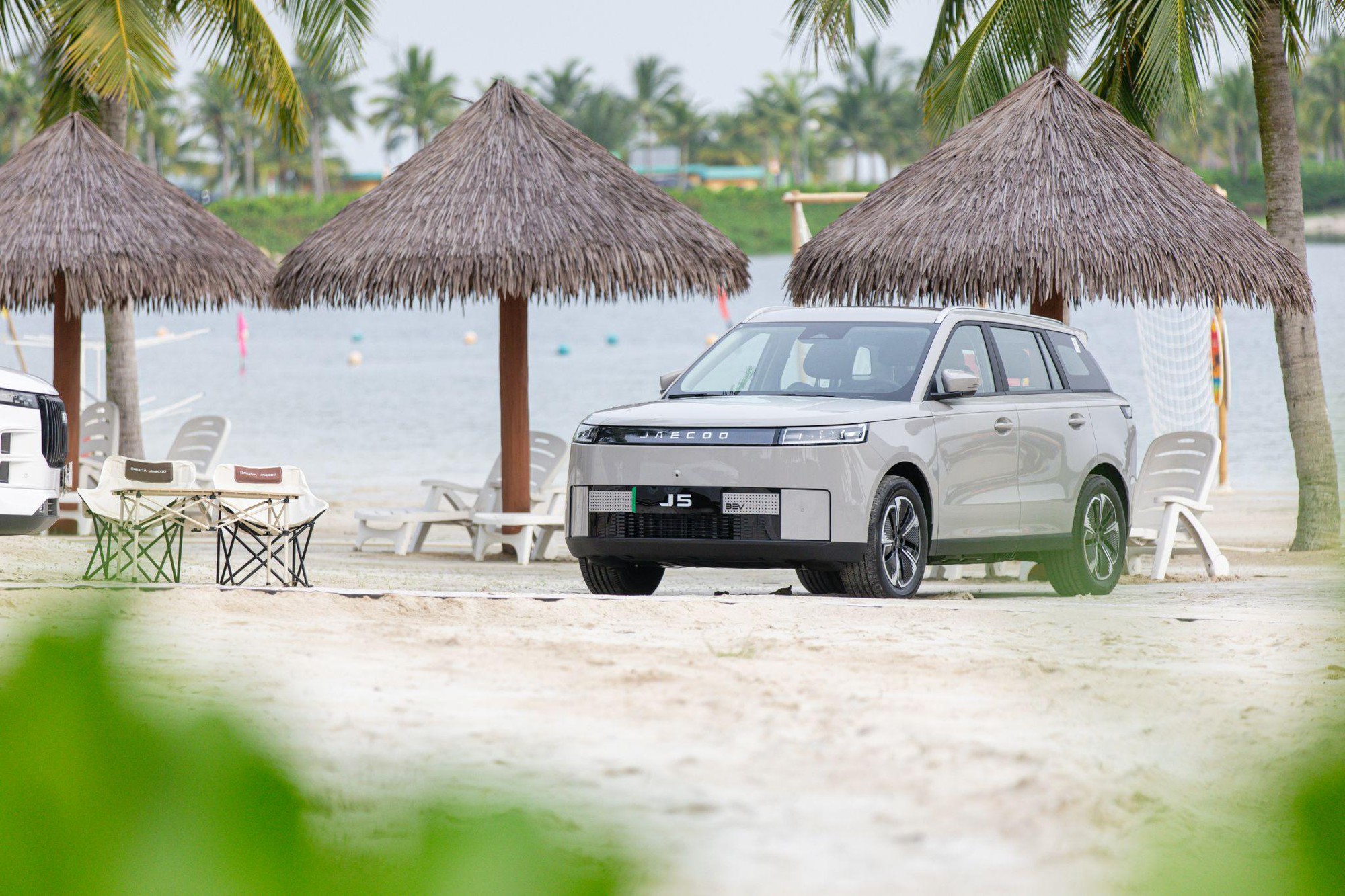 &rlm;Omoda & Jaecoo Việt Nam b&agrave;n giao gần 1.000 xe JAECOO J5 trong th&aacute;ng 9/2026&rlm; - Ảnh 2.