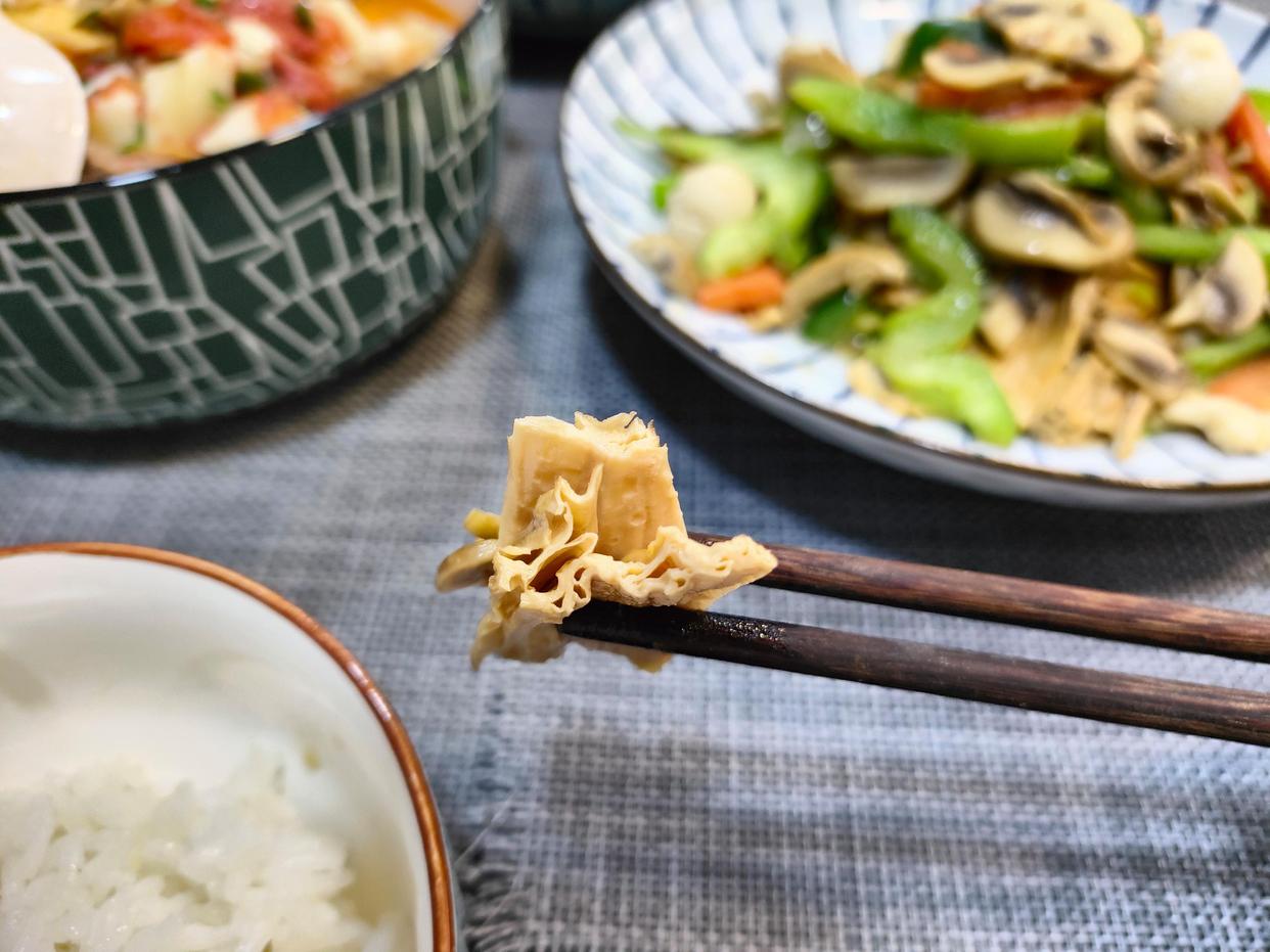 Thực đơn chỉ cần 2 m&oacute;n n&agrave;y th&ocirc;i nhưng đảm bảo cả nh&agrave; "ăn t&igrave; t&igrave;" sạch bay cả nồi cơm- Ảnh 10.