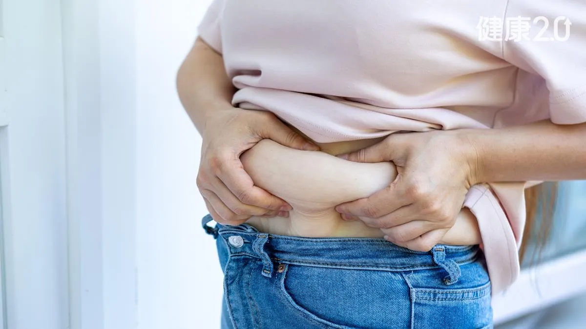 Vòng eo của bạn đang dần trở nên to lên sau thời kỳ mãn kinh, khuyên bạn nên làm 3 điều này để giảm mỡ nội tạng và tăng cơ - Ảnh 2.