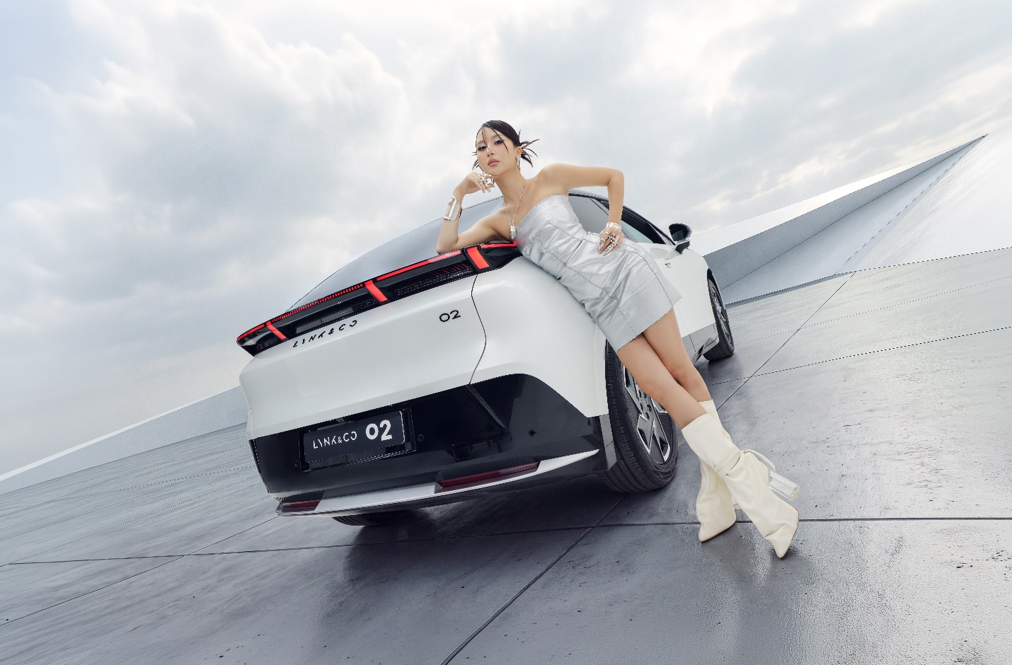 Lynk & Co kích cầu mua xe cận kề dịp cuối năm - Ảnh 1.