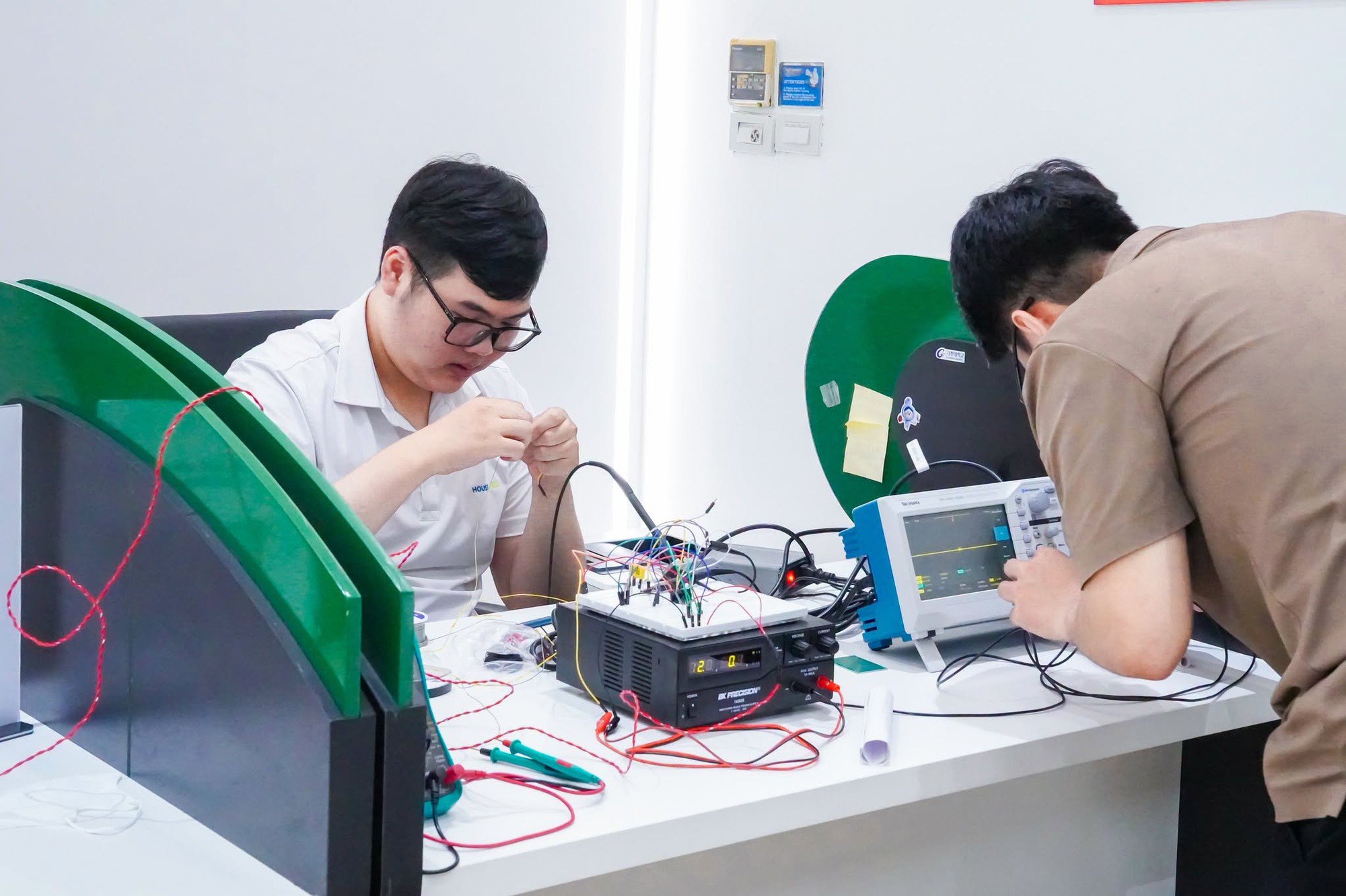 4 mảnh gh&eacute;p biến 4 năm đại học th&agrave;nh h&agrave;nh tr&igrave;nh bứt ph&aacute; tại Asia University Program- Ảnh 2.