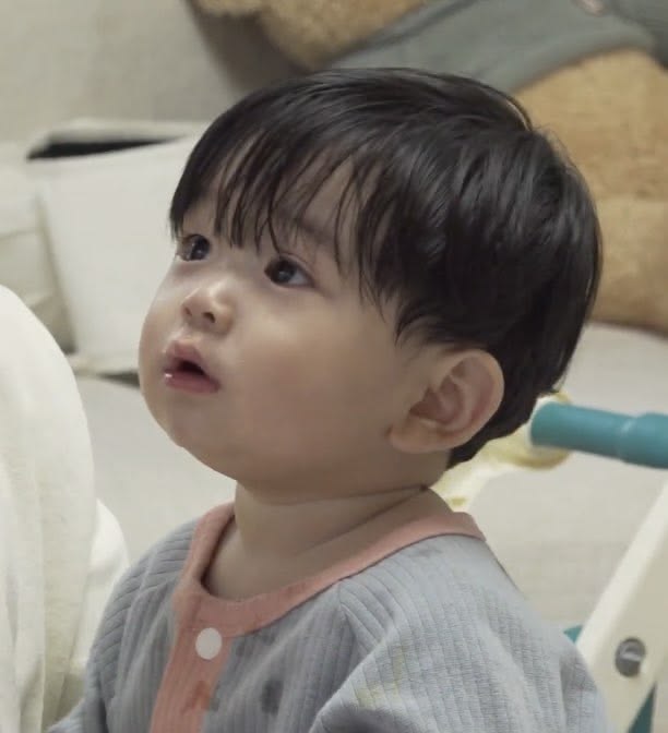 Những em b&eacute; được &ocirc;ng b&agrave; khen &ldquo;may mắn&rdquo; thường c&oacute; 5 đặc điểm n&agrave;y- Ảnh 1.