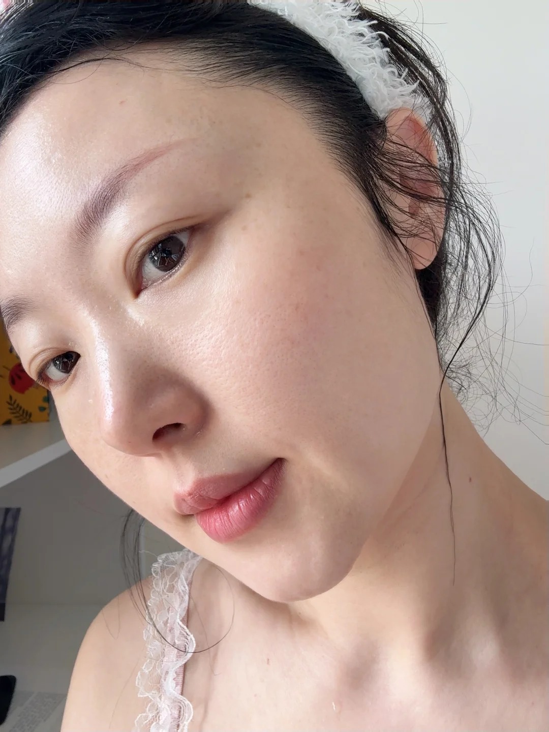 Da xỉn m&agrave;u, k&eacute;m đều m&agrave;u ở tuổi 35+: C&oacute; thể chu tr&igrave;nh chăm s&oacute;c của bạn đang thiếu bước n&agrave;y - Ảnh 2.