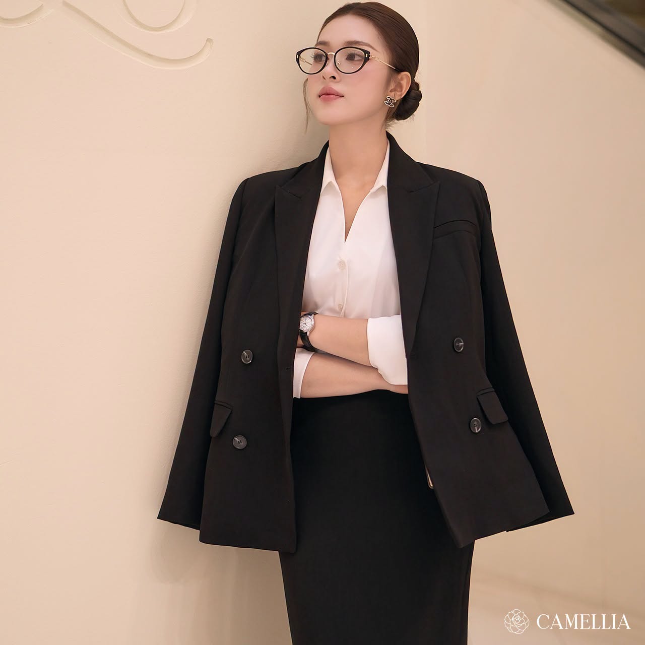 Cứ thu về là blazer lại lên ngôi: Dễ phối, thanh lịch, diện đi làm hay dạo phố đều đẹp miễn bàn- Ảnh 4.