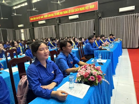 Hưng Điền: nâng cao năng lực ngoại ngữ, trang bị kỹ năng hội nhập quốc tế cho thanh niên - Ảnh 4.