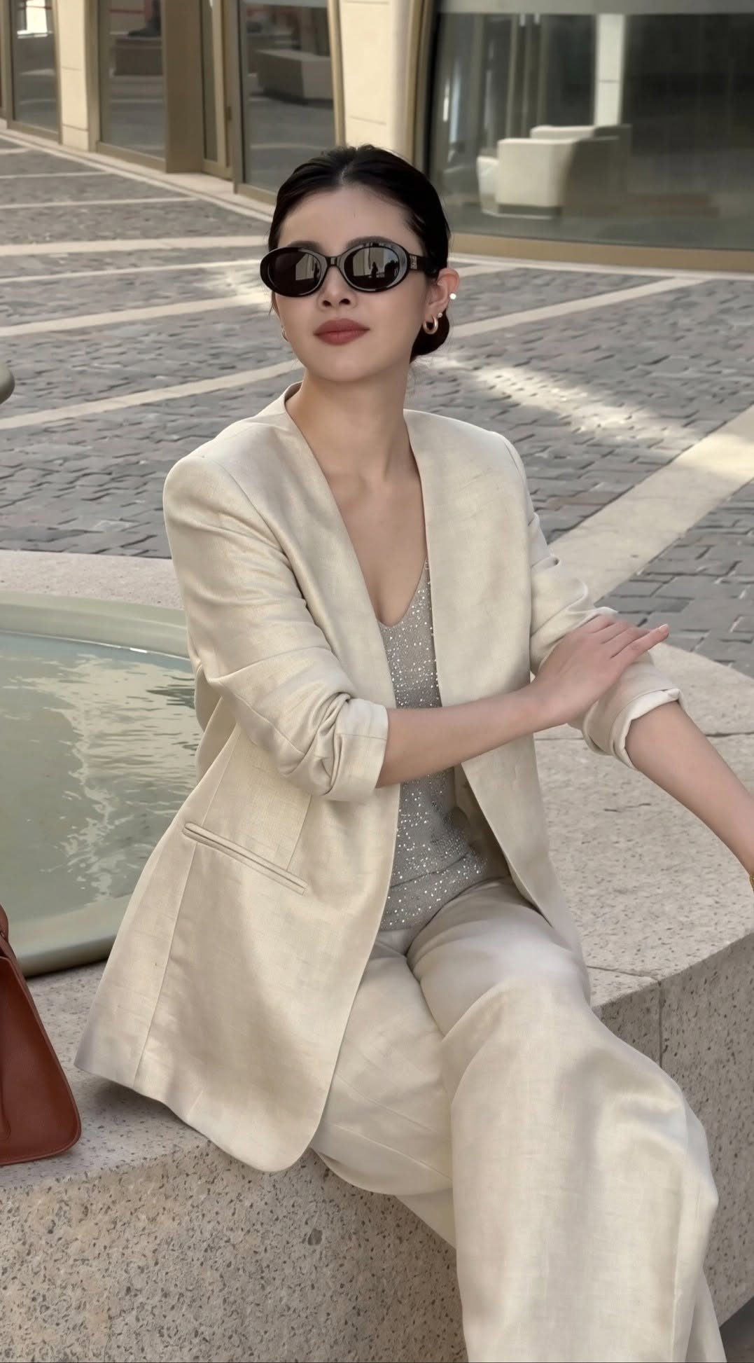 Cứ thu về là blazer lại lên ngôi: Dễ phối, thanh lịch, diện đi làm hay dạo phố đều đẹp miễn bàn- Ảnh 8.