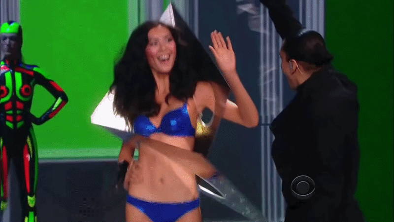 Bạn g&aacute;i "Tổng t&agrave;i" Tỉnh B&aacute;ch Nhi&ecirc;n: Người mẫu ch&acirc;u &Aacute; đầu ti&ecirc;n tại Victoria's Secret, sau 17 năm vẫn "ph&aacute; đảo" s&agrave;n diễn nội y n&oacute;ng nhất h&agrave;nh tinh- Ảnh 1.