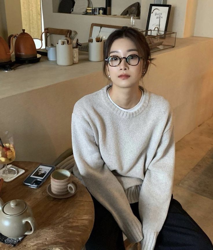 38 tuổi, tôi mới hiểu: Kiếm nhiều tiền chưa chắc đã giàu, nhưng biết giữ khoảng cách với ham muốn thì cuộc sống nhẹ hơn rất nhiều - Ảnh 1.