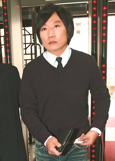 Nam diễn viên - MC đình đám biến mất khỏi showbiz hơn 2.300 ngày hóa ra... đã đi tù, 8 lần nộp đơn xin ân xá đều bị từ chối- Ảnh 2.