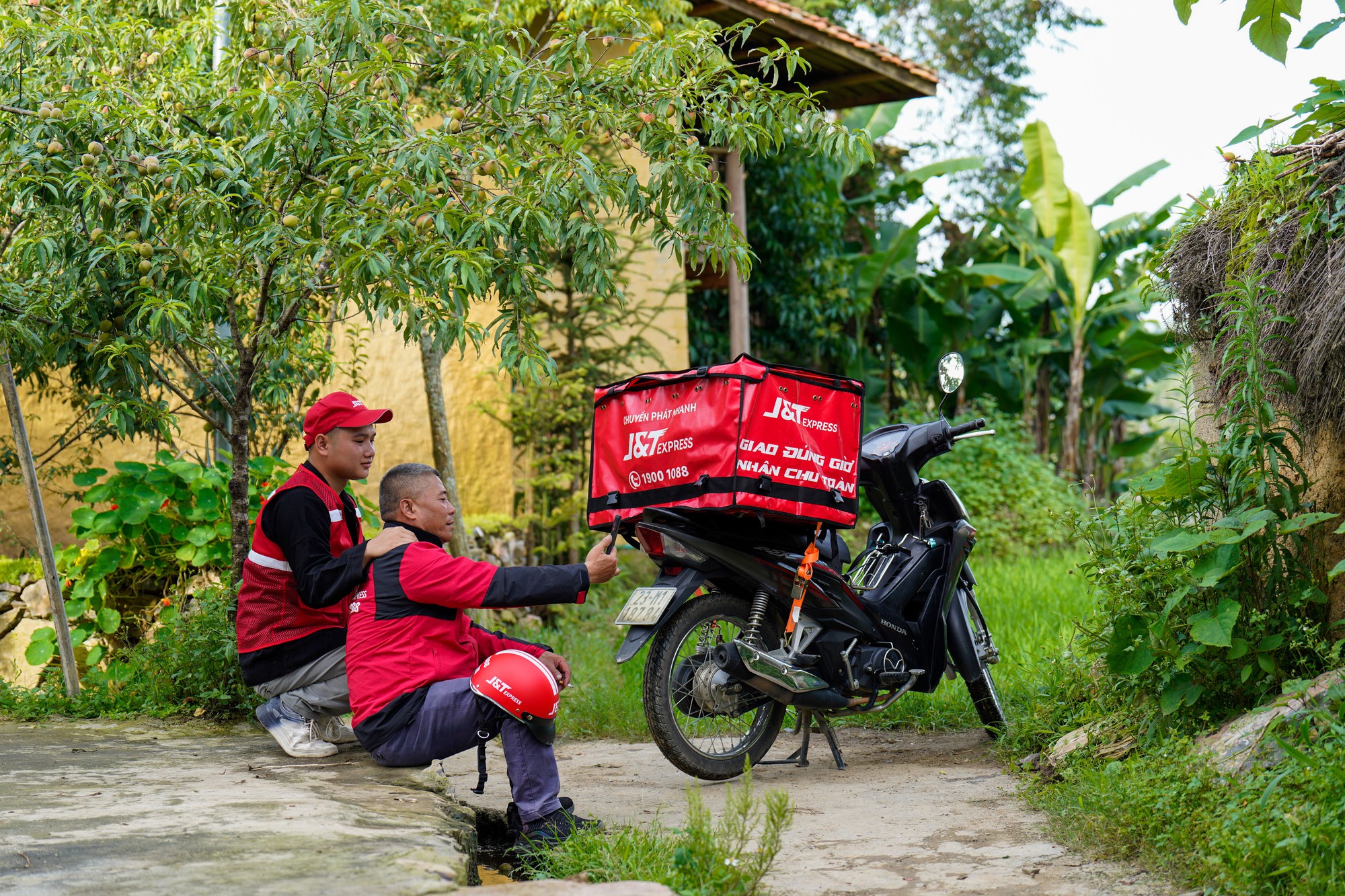 Hơn 100 đơn hàng và câu chuyện về những người không bỏ cuộc- Ảnh 3.