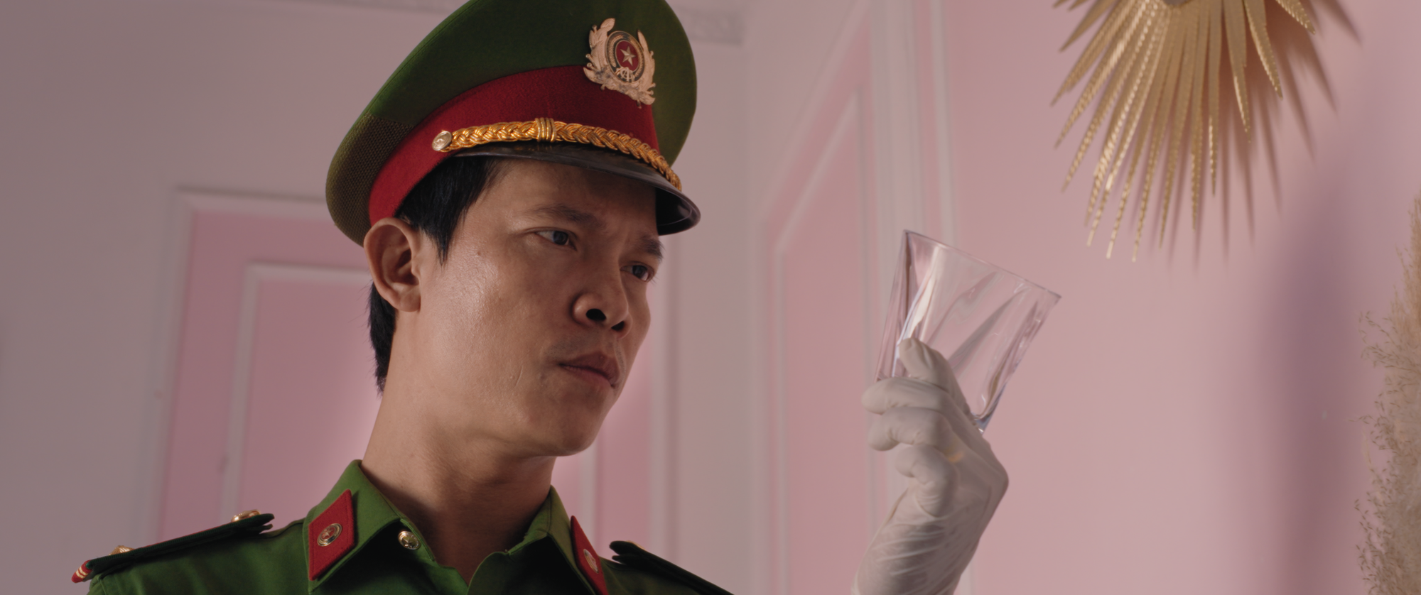 Khổ nhất “Án Mạng Xém Hoàn Hảo”: Anh Tú Atus và DJ Mie vừa bị truy đuổi vừa tự phá án - Ảnh 5.