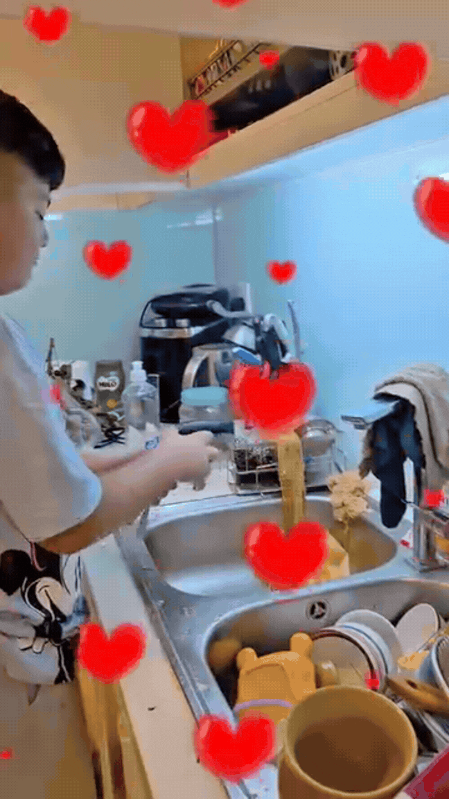 Con trai Mạnh Trường trổ tài rửa hết cả 