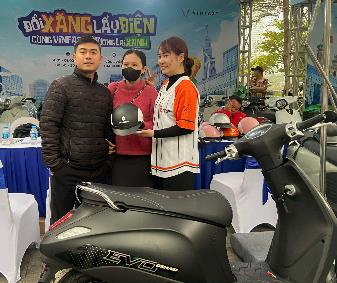 Đổi xăng lấy điện: Người d&acirc;n H&agrave; Nội xếp h&agrave;ng &ldquo;chia tay&rdquo; xe m&aacute;y xăng- Ảnh 3.