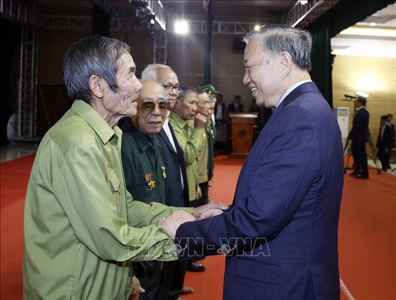 Tổng B&iacute; thư T&ocirc; L&acirc;m: Tiếp tục đo&agrave;n kết, quyết t&acirc;m h&agrave;nh động, x&acirc;y dựng Điện Bi&ecirc;n ph&aacute;t triển nhanh, bền vững hơn- Ảnh 2.