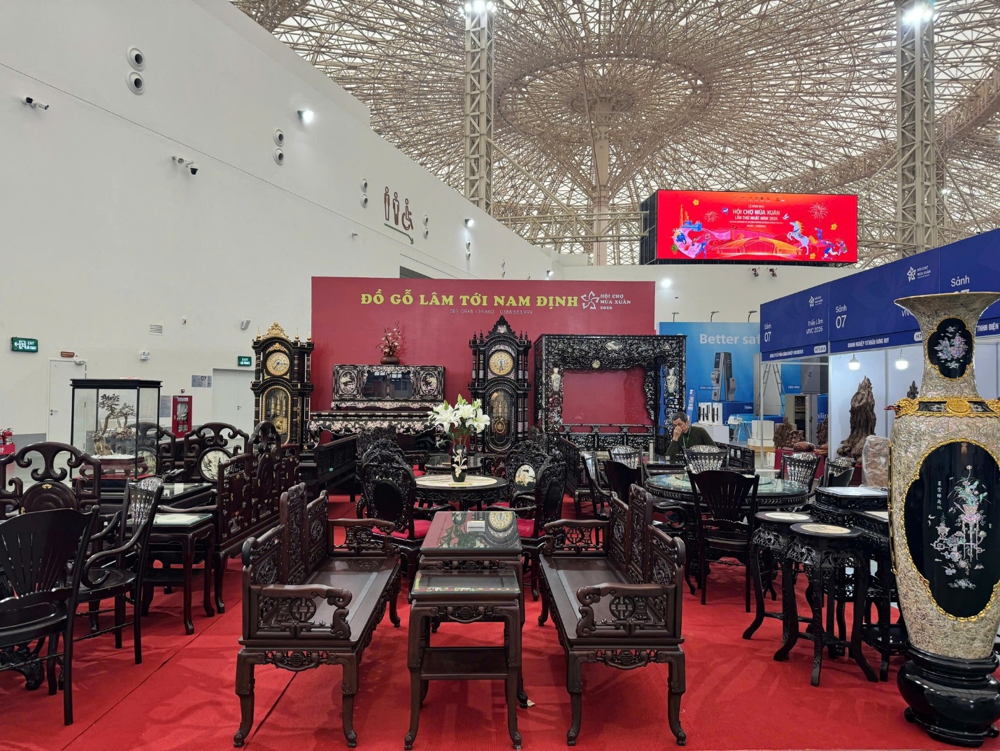 Sắm đủ Tết đầy ở Hội chợ M&ugrave;a Xu&acirc;n lần thứ nhất năm 2026- Ảnh 6.