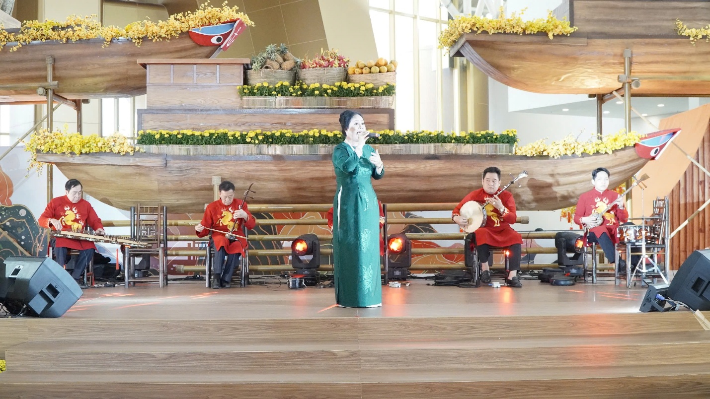 Sắm đủ Tết đầy ở Hội chợ M&ugrave;a Xu&acirc;n lần thứ nhất năm 2026- Ảnh 8.