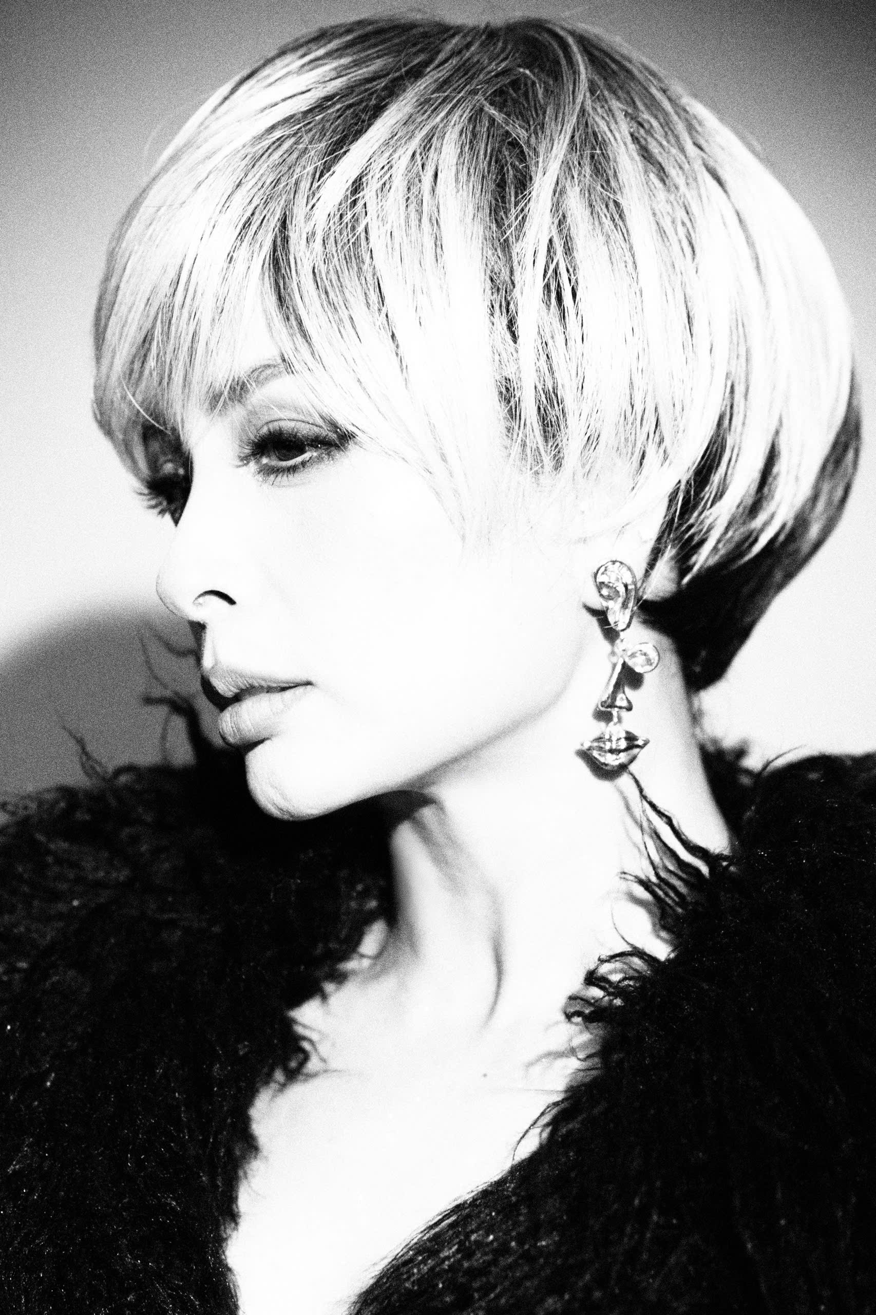 Dấu mốc 18 năm của Thu&yacute; Hằng, Thu&yacute; Hạnh từ khi mang bầu Suti v&agrave; B&ocirc;ng đến hai biểu tượng của thời gian- Ảnh 7.