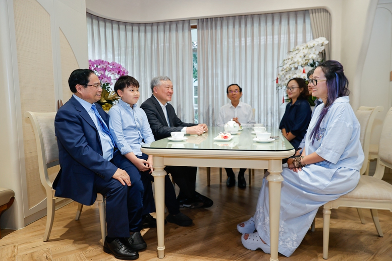 Thủ tướng Phạm Minh Ch&iacute;nh d&acirc;ng hương c&aacute;c cố l&atilde;nh đạo Đảng, Nh&agrave; nước v&agrave; thăm, ch&uacute;c Tết nguy&ecirc;n l&atilde;nh đạo Đảng, Nh&agrave; nước- Ảnh 6.