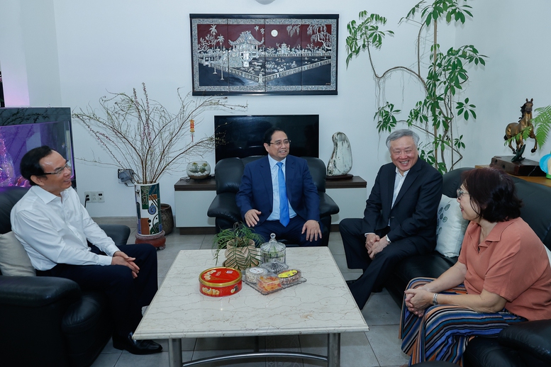 Thủ tướng Phạm Minh Ch&iacute;nh d&acirc;ng hương c&aacute;c cố l&atilde;nh đạo Đảng, Nh&agrave; nước v&agrave; thăm, ch&uacute;c Tết nguy&ecirc;n l&atilde;nh đạo Đảng, Nh&agrave; nước- Ảnh 2.